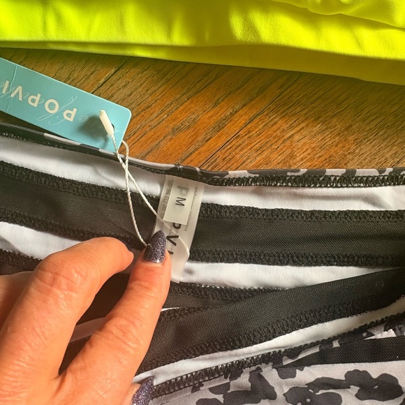 Bikini - Picture 4 of 10